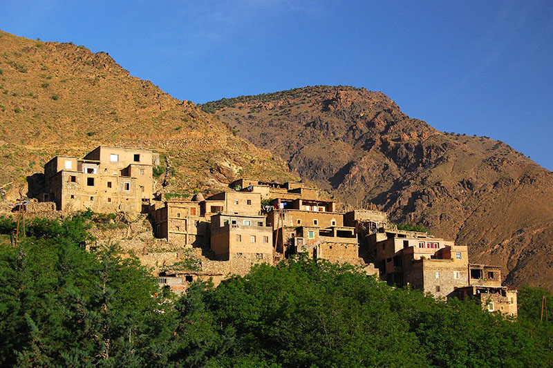 The village of Achain
