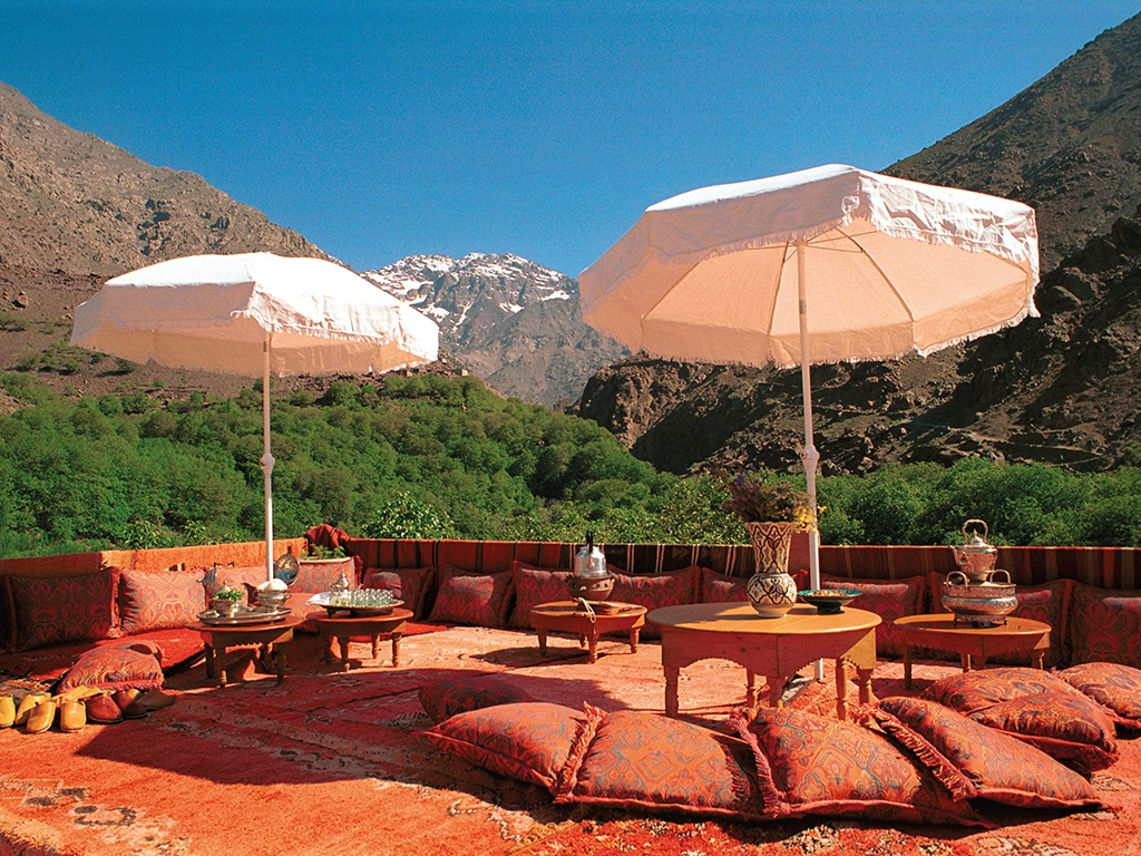 https://www.kasbahdutoubkal.com/i/yoga/yoga-and-mindfulness-kasbah-toubkal-02.jpg?utm_source=chatgpt.com